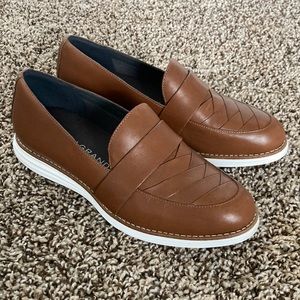 Cole Haan Original Grand Loafers Size 5 1/2 B. NWOT